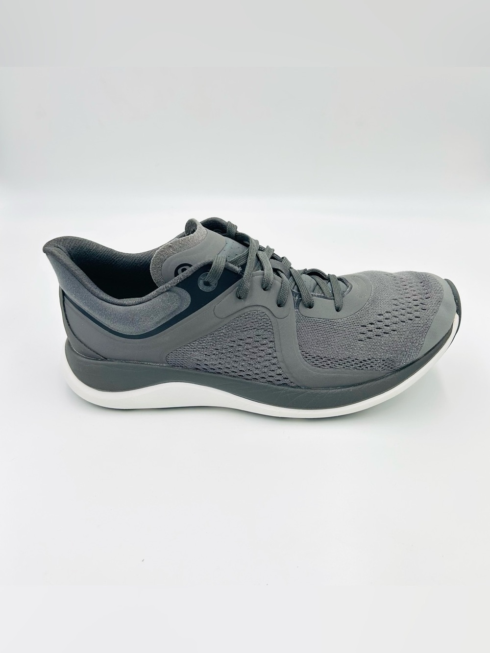 Lululemon Blissfeel Running Shoes Gray Athletic Sneakers Women’s Size 10 - Picture 3 of 10
